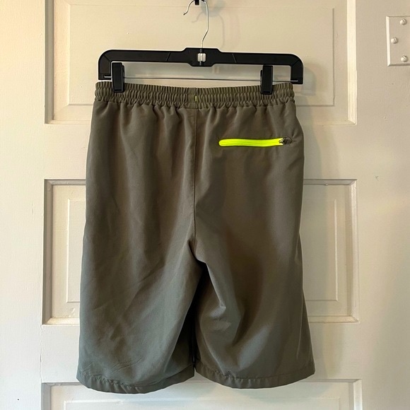 Eddie Bauer Kids Hybrid Shorts - L (12/14) - Picture 5 of 8